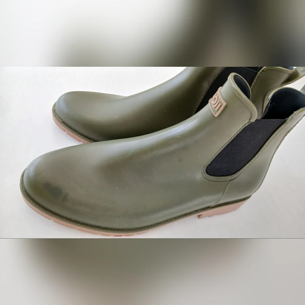 AMOJI Waterproof Slip‑On Rain Booties – Olive Green – Size 28 (Unisex)